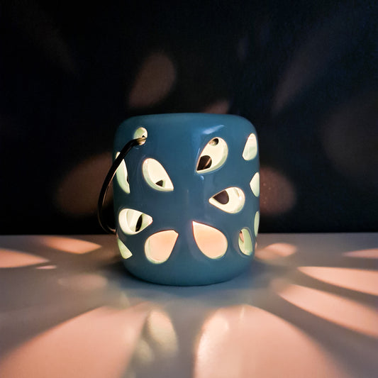 Tealight Holder with 10x Soy tealight candles.